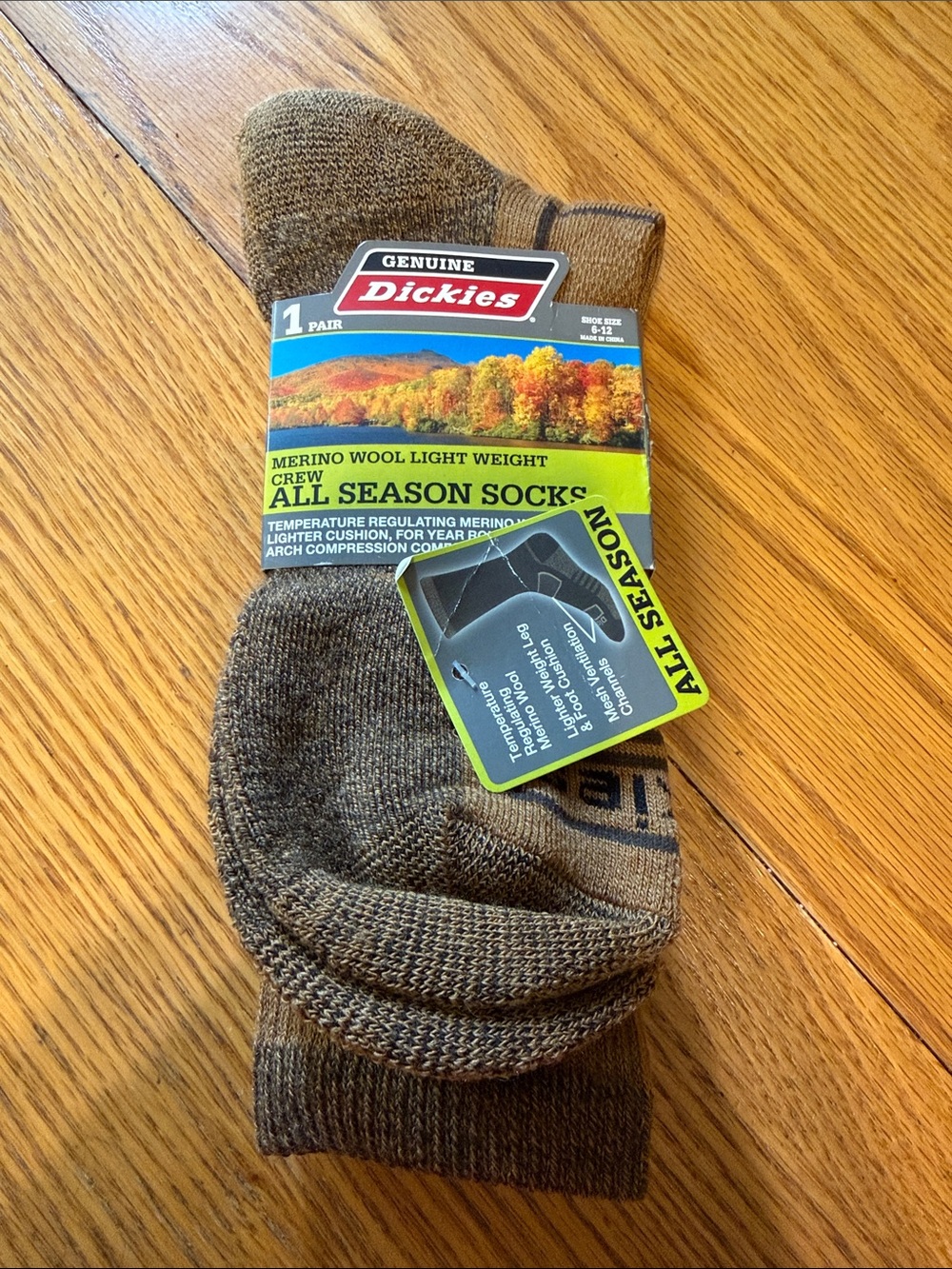 Dickies Men’s Crew Socks in Brown